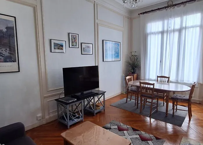 St Andre Centre Standing * روان