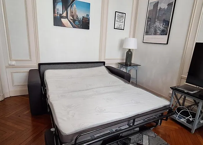 St Andre Centre Standing Apartament