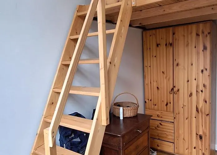 St Andre Centre Standing * روان